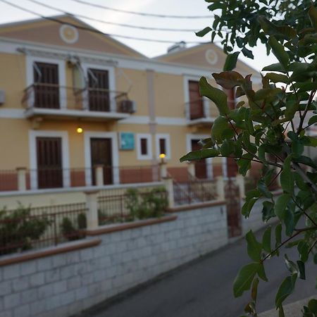 Villa Pinotsi Сими Екстериор снимка