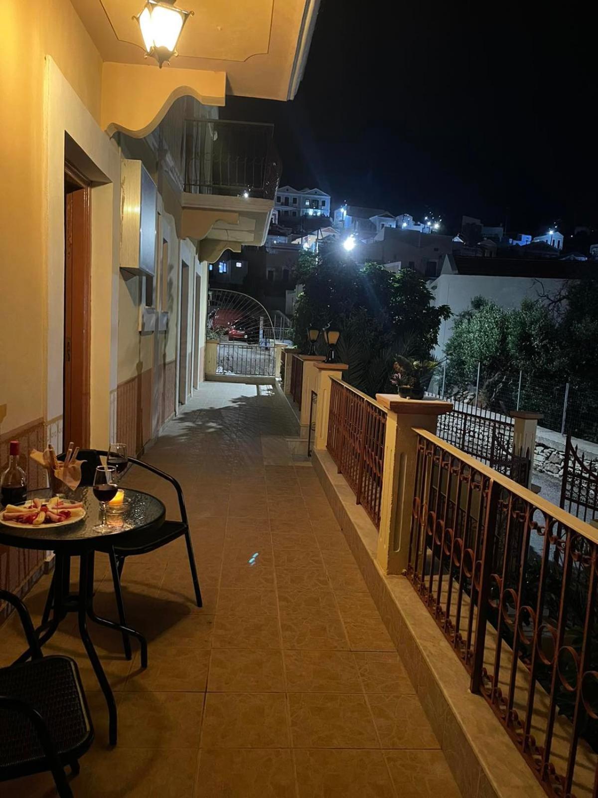 Villa Pinotsi Сими Екстериор снимка