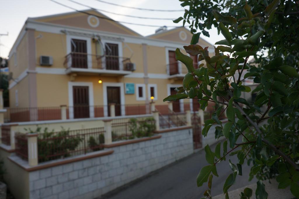 Villa Pinotsi Сими Екстериор снимка